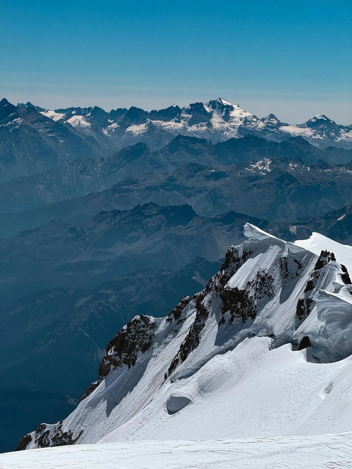 Sommets enneigés de la Tarentaise en Savoie